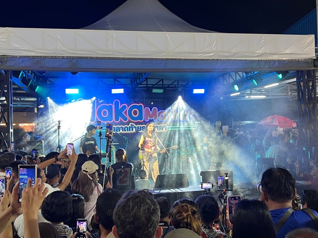 Nene Royal live op het podium
